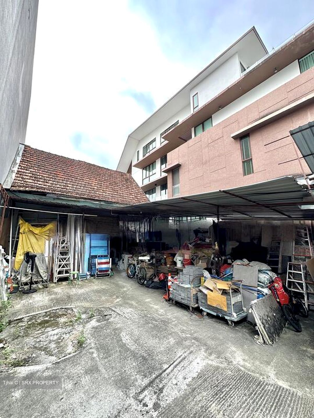 Owen Road (D8), Terrace #448471421